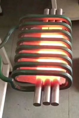 Machine de forgeage par induction de 15 à 500 kW avec refroidissement à l'eau fiable et efficace