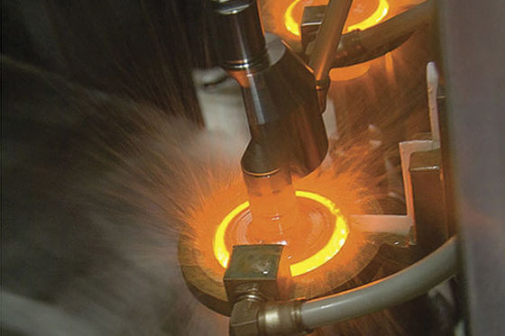 Traiteur thermique par induction avec système de refroidissement à l'eau pour une profondeur de chauffage de 0 à 20 mm